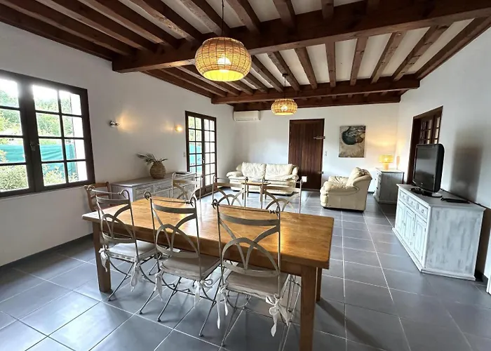 Le Du Bosque بيت للعطل *