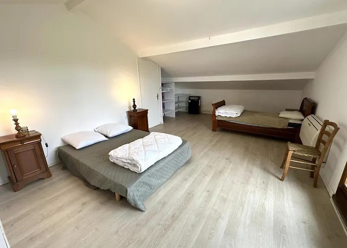 Le Du Bosque بيسكاروس